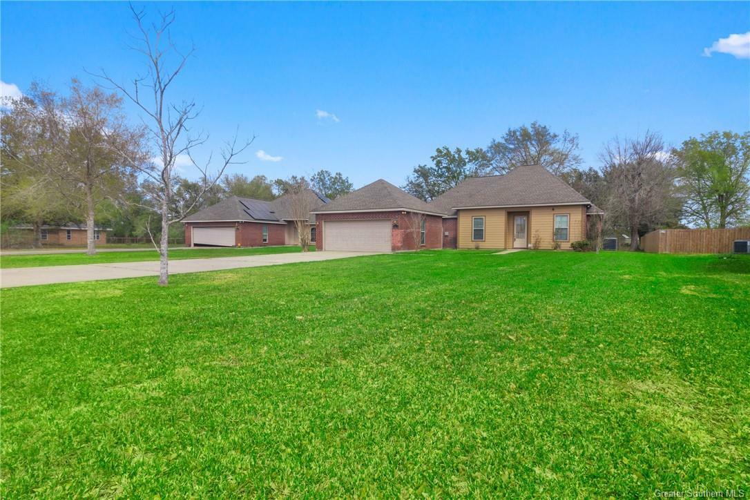 Property Photo: 2633 N Addison Loop LA 70607