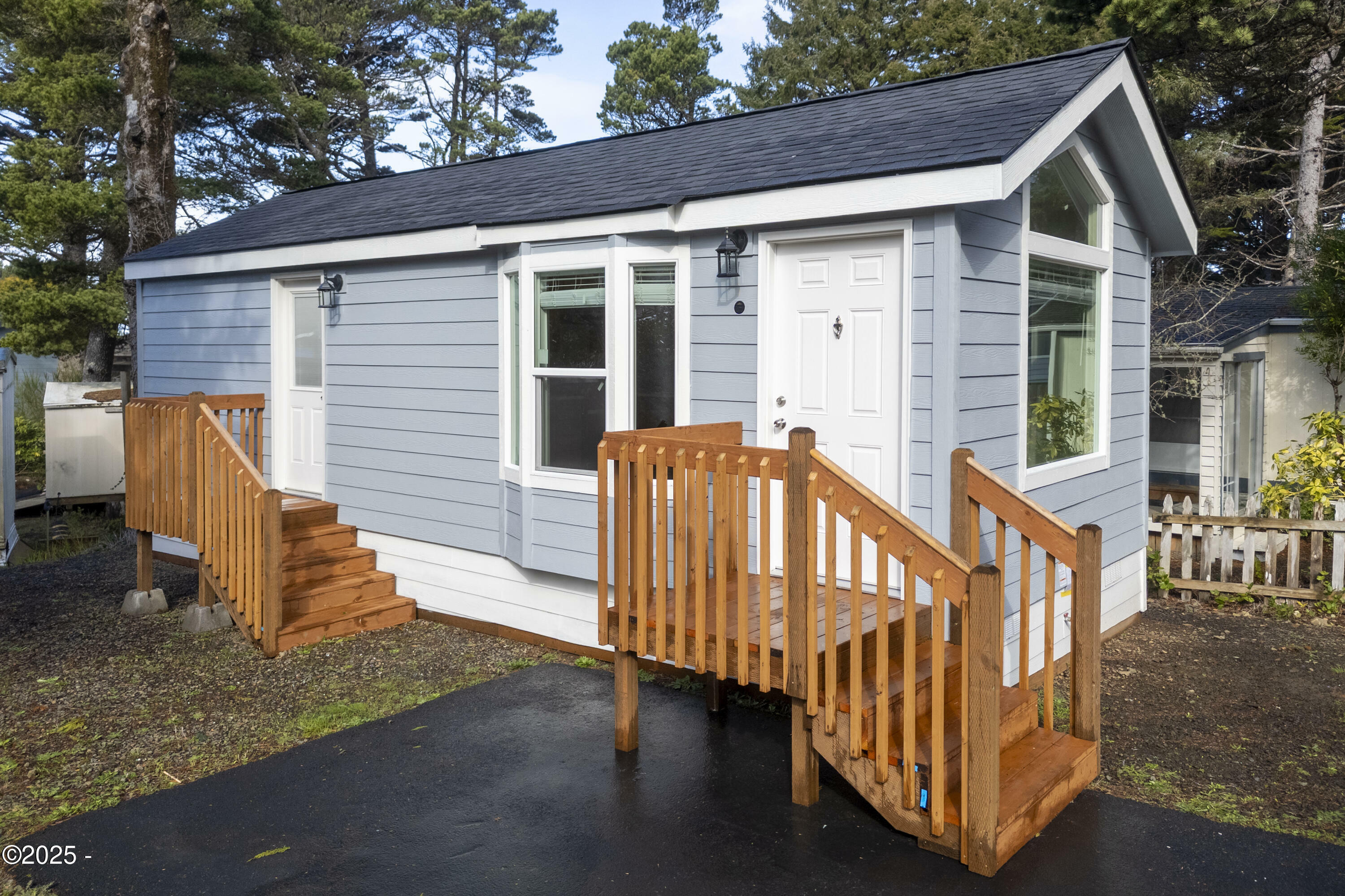 Property Photo: 4875 N Hwy 101 66 OR 97341