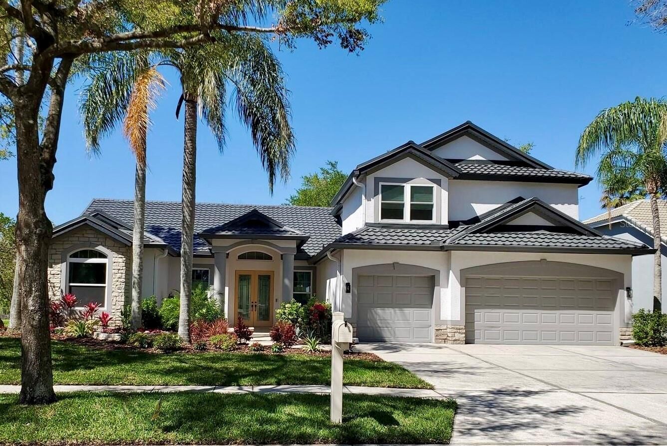 Property Photo: 10218 Garden Alcove Drive FL 33647