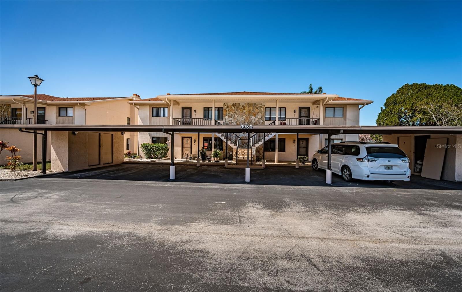 Property Photo: 9980 Eagles Point Circle 1 FL 34668