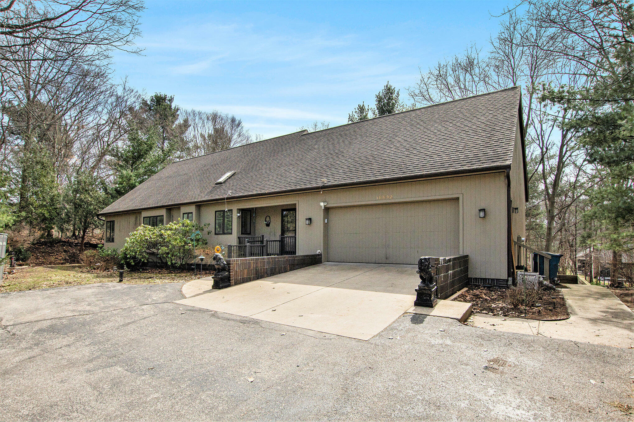 Property Photo:  18642 Pawnee Drive  MI 49456 