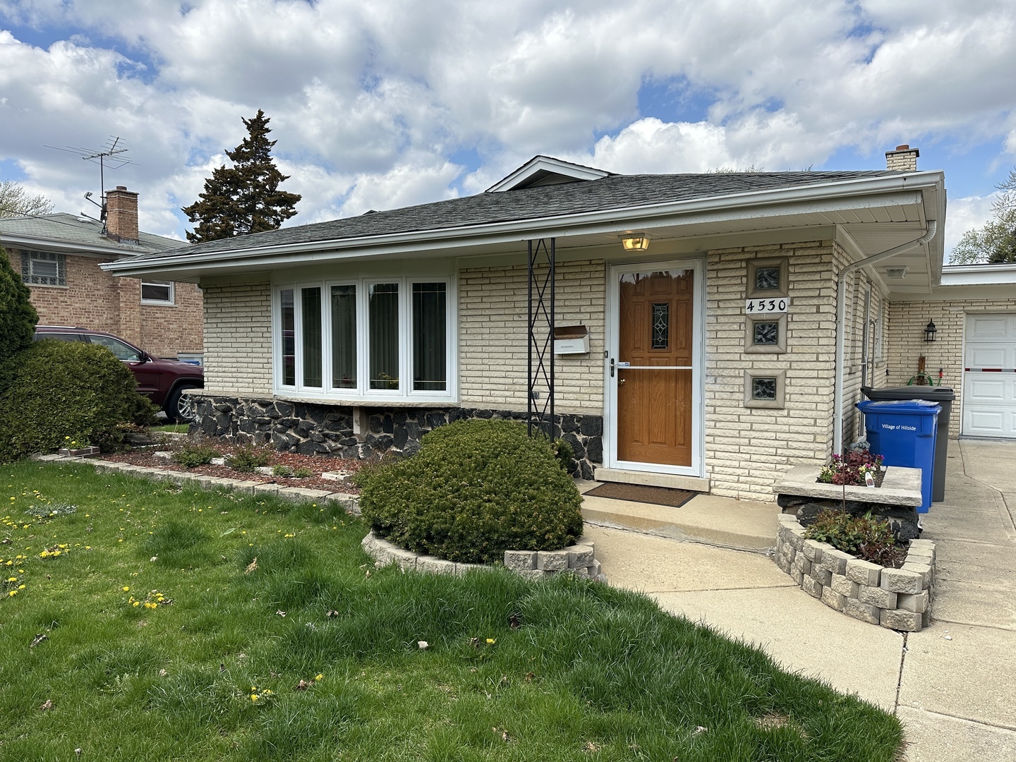 4530 Butterfield Road  Hillside IL 60162 photo