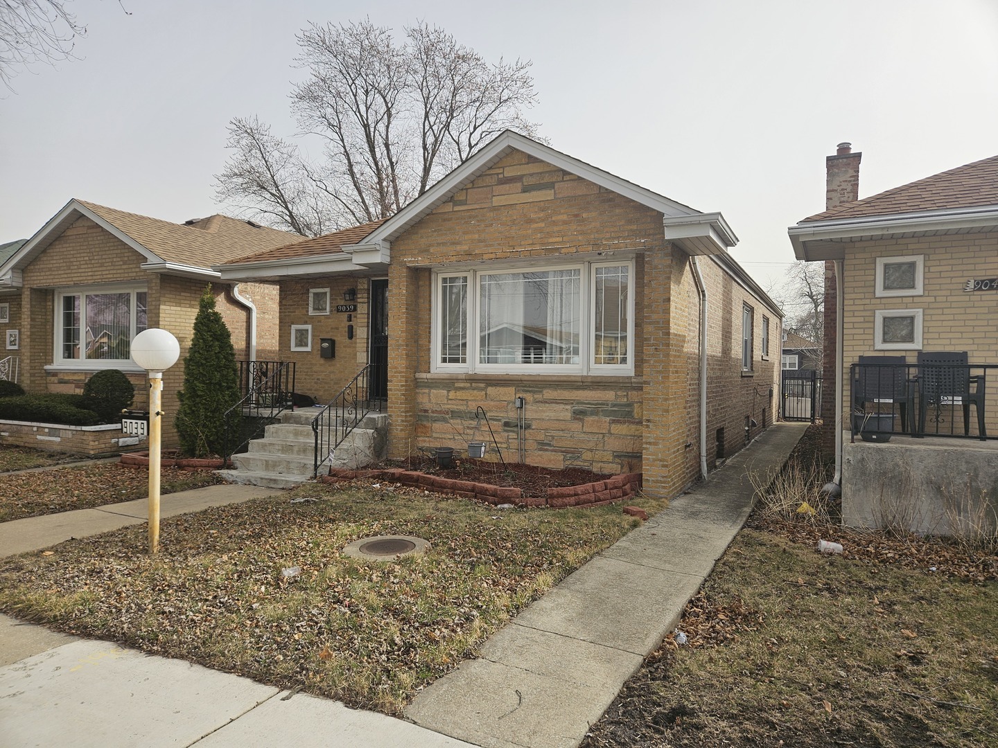 Property Photo: 9039 S Phillips Avenue IL 60617