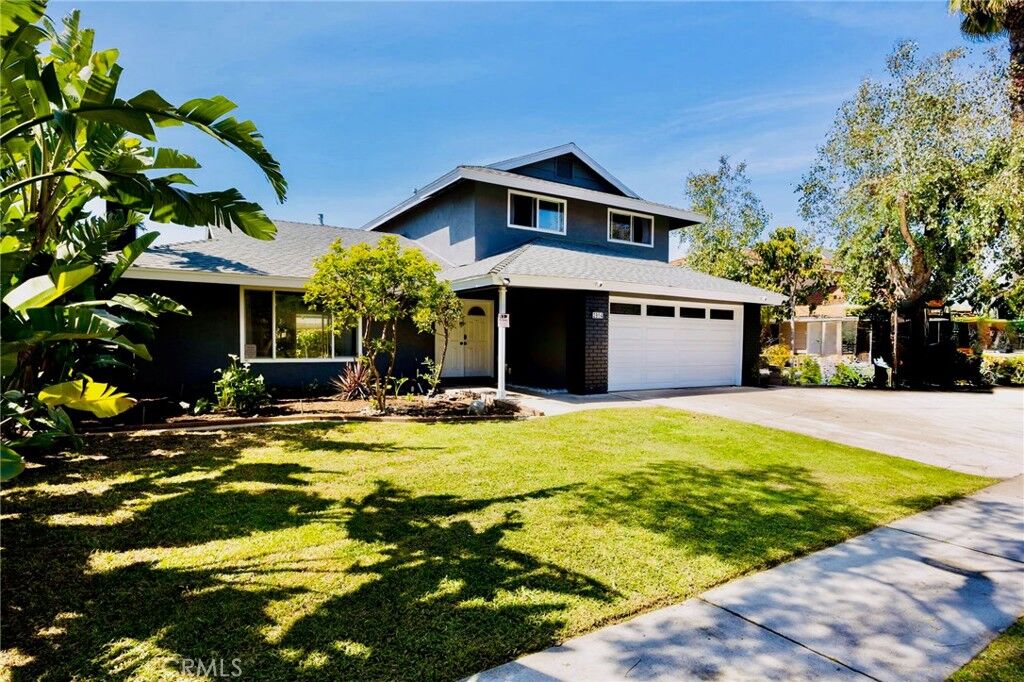 Property Photo:  2914 S Spruce Street  CA 92704 