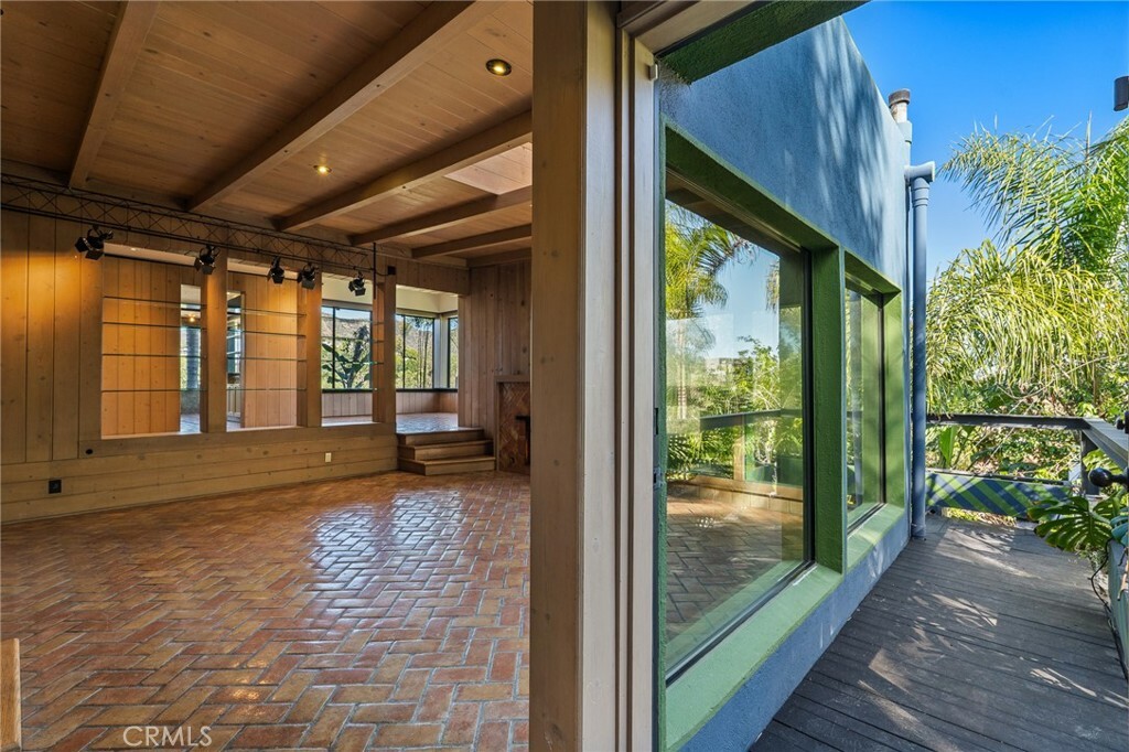 Property Photo: 6907 Treasure Trail CA 90068