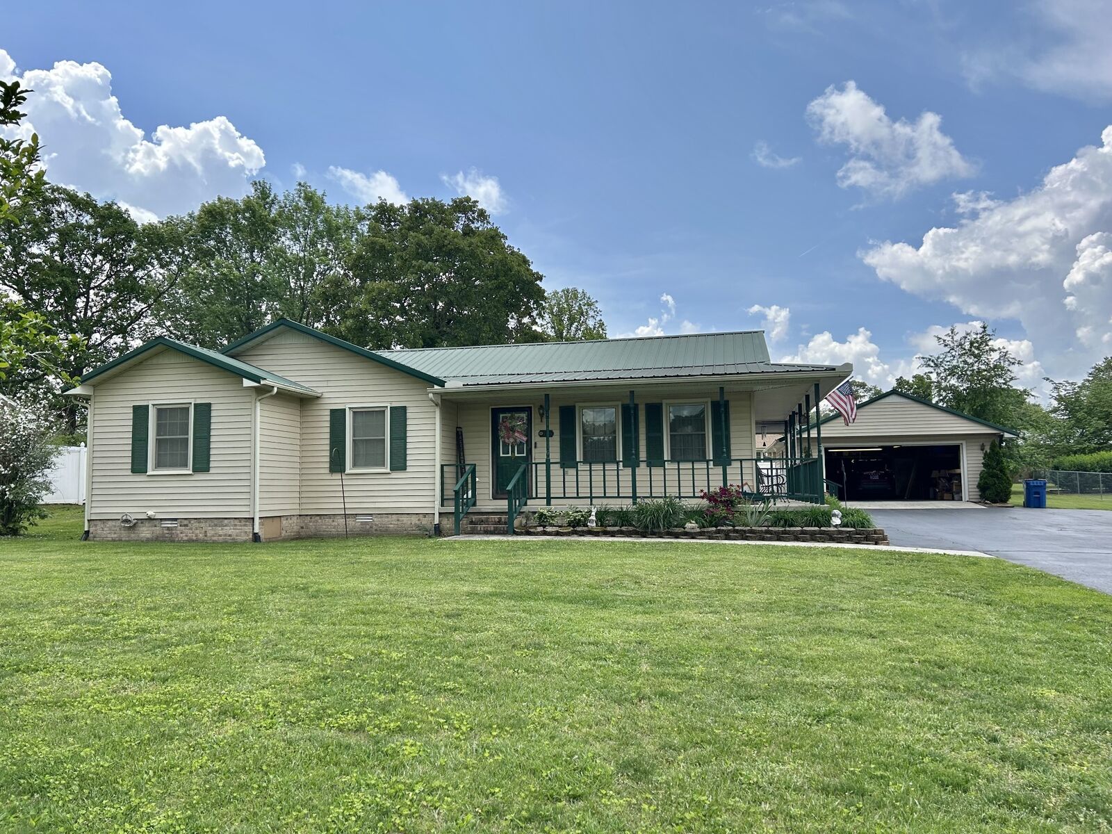 Property Photo:  1306 McMahan St  TN 37355 
