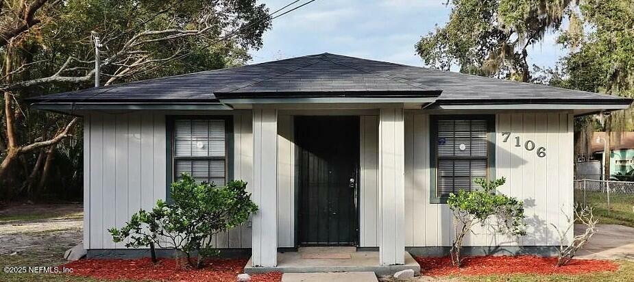 Property Photo: 7106 Buffalo Avenue FL 32208