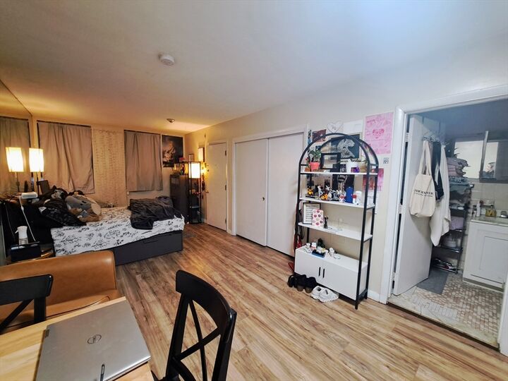 Property Photo:  57 Salem Street 1R  MA 02113 