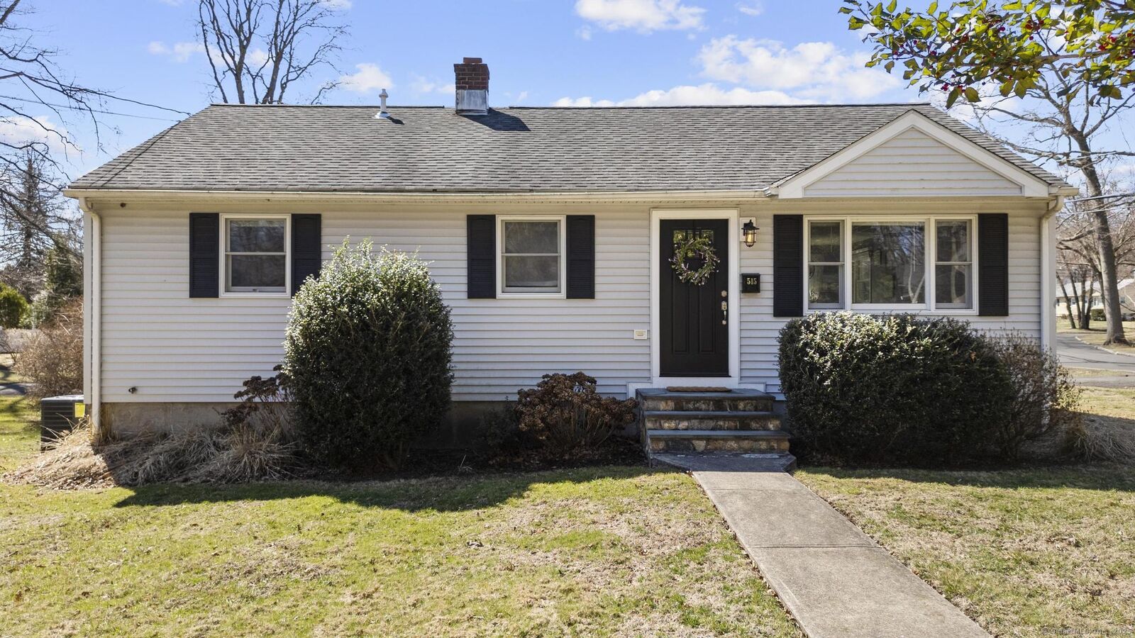 Property Photo:  515 Melville Avenue  CT 06825 