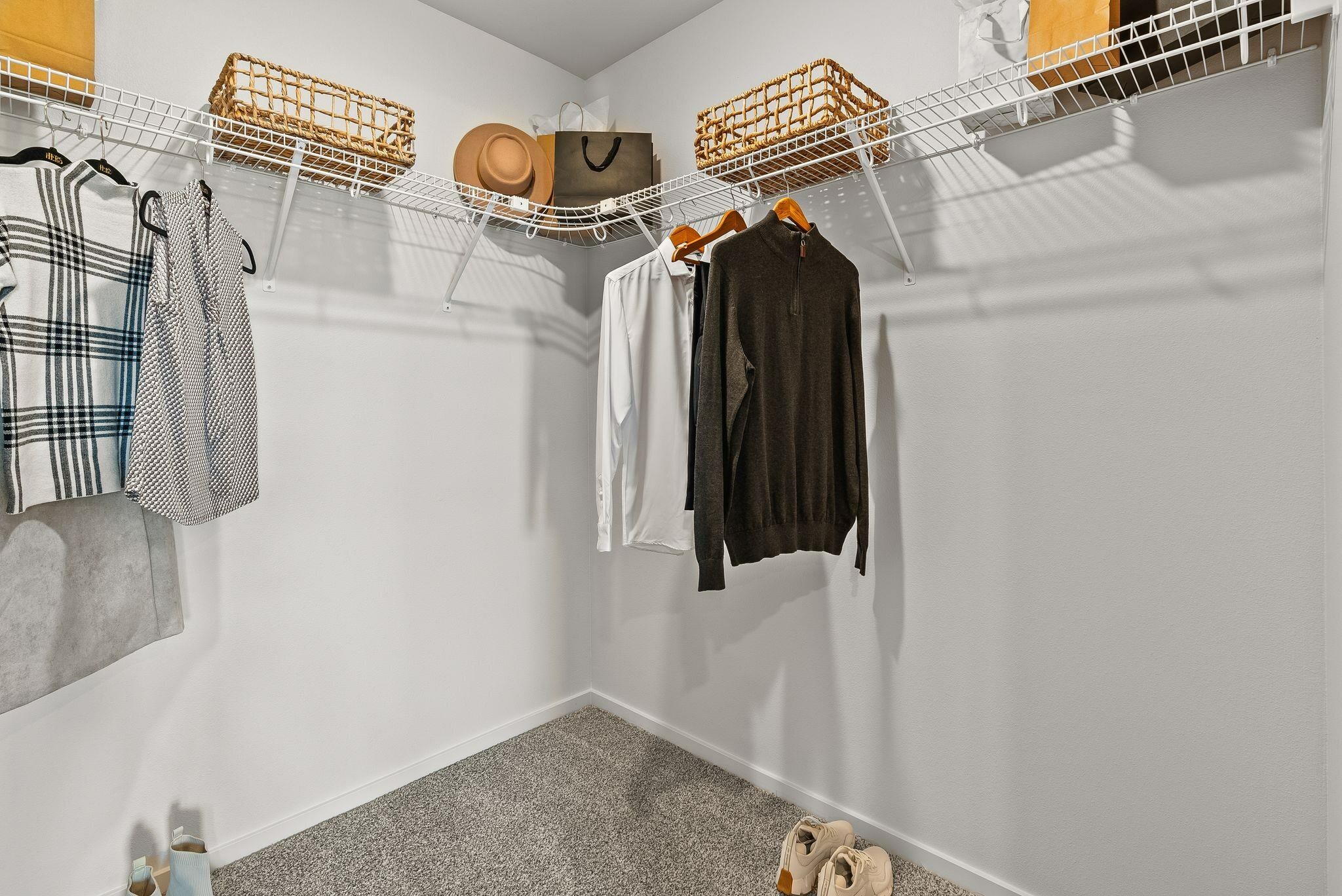 Property Photo: 5221 E Frederick Ave WA 99217