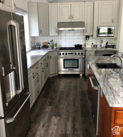 Property Photo: 4552 N Wedgewood W UT 84062