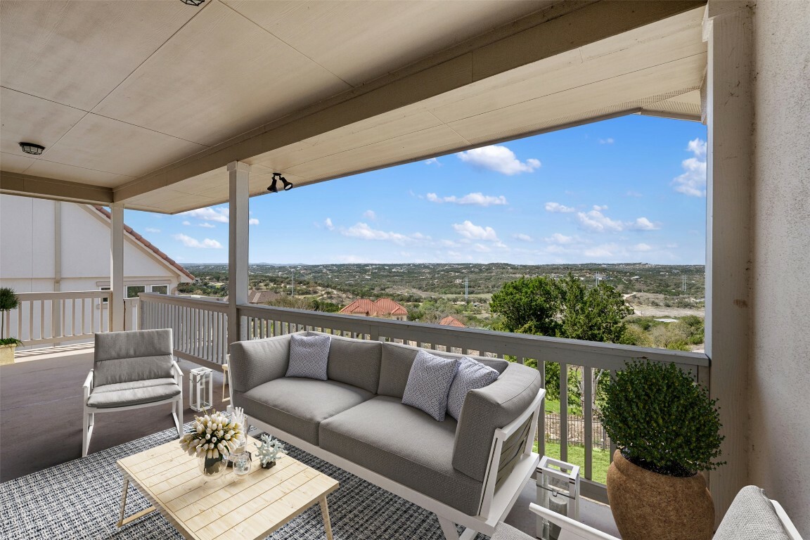 Property Photo: 19604 Summit Glory Trail TX 78669