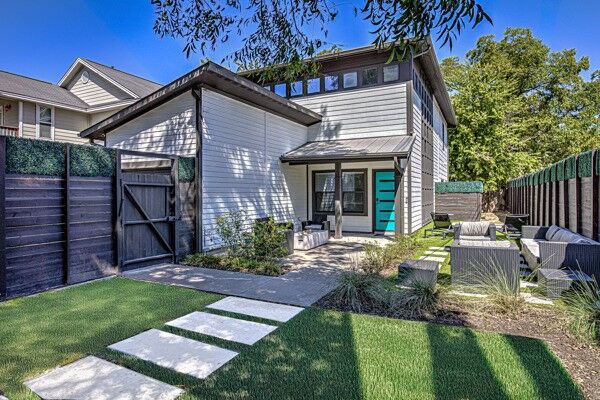 Property Photo: 2612 Hidalgo Street TX 78702