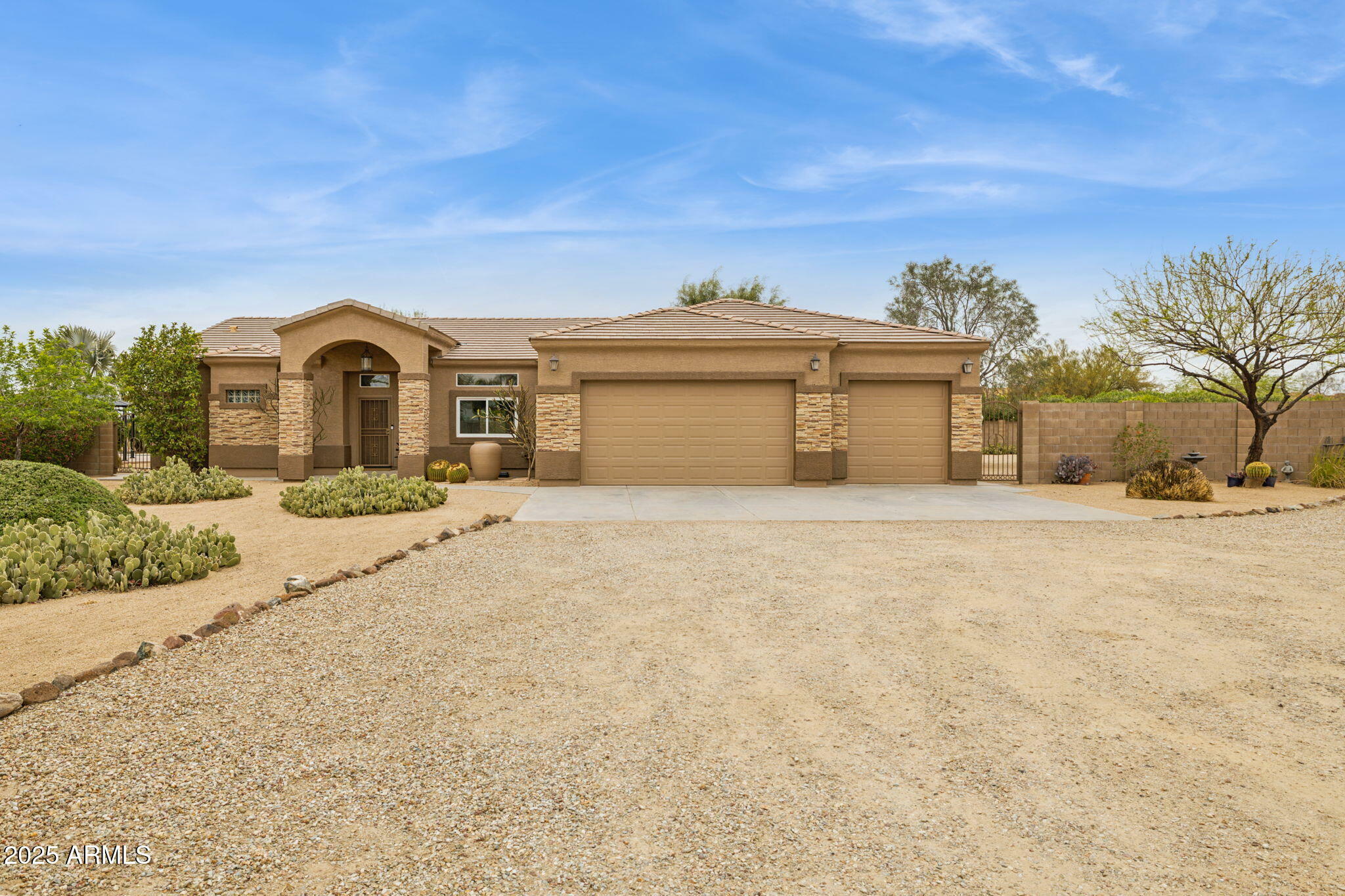 Property Photo: 39520 N 1st Street AZ 85086