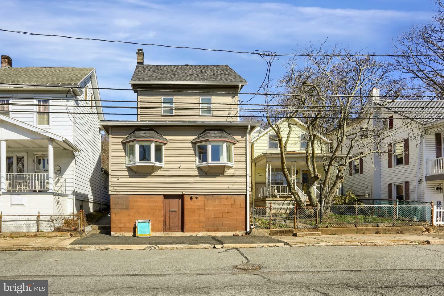 Property Photo: 209 E Broad Street PA 17098