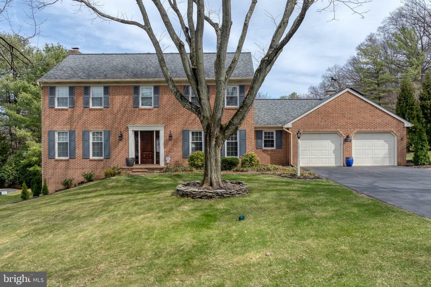 2705 Spring Valley Road  Lancaster PA 17601 photo