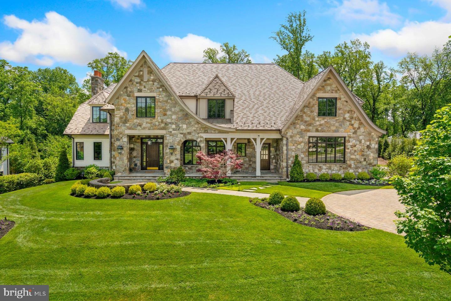 Property Photo: 954 Mackall Farms Lane VA 22101