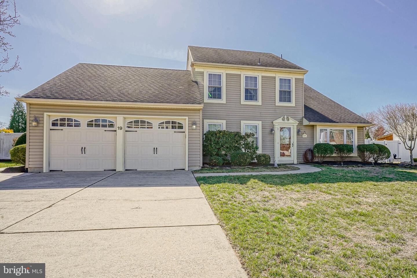 Property Photo:  19 Pegasus Way  NJ 08080 