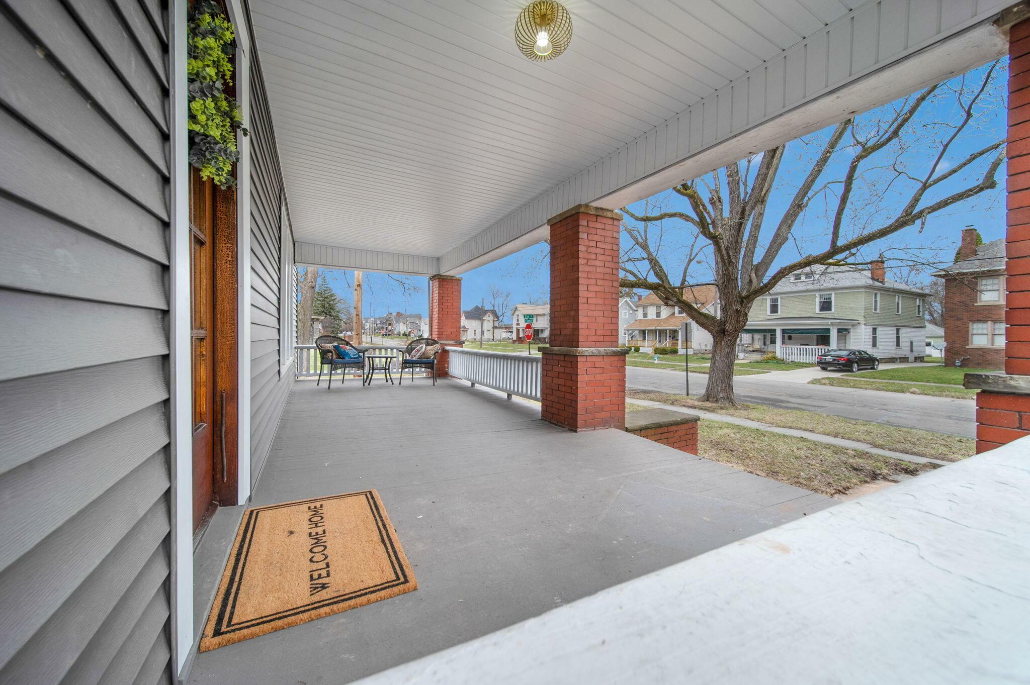 Property Photo: 519 E Church Street OH 43302