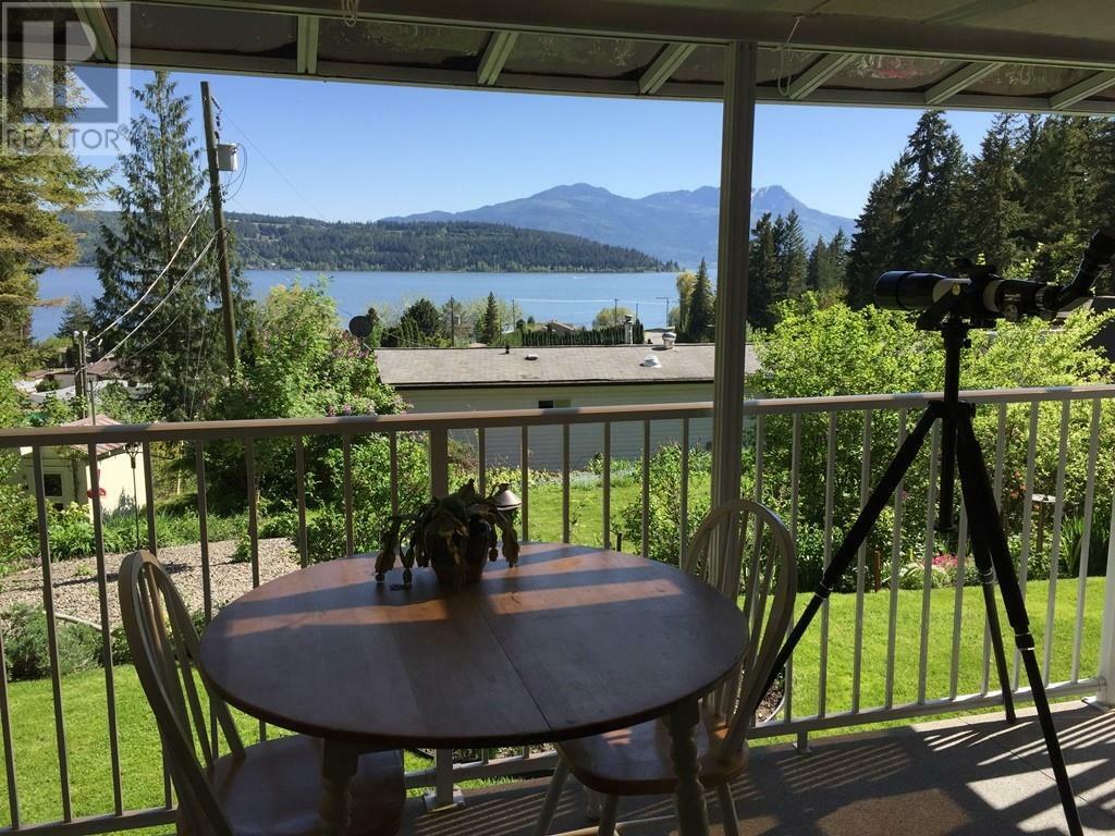 Property Photo: 3959 Sunnybrae Canoe Point Road 4 BC V0E 2X1