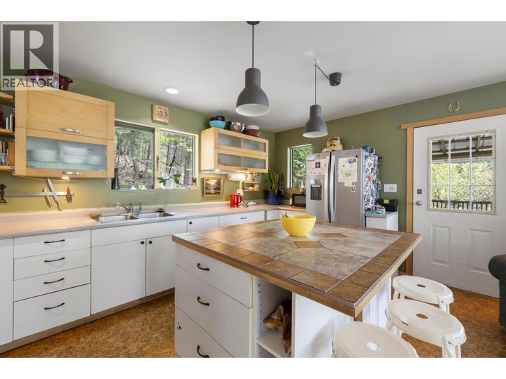 Photo de la propriété:  426 Aspen Road  BC V0B 2B0 