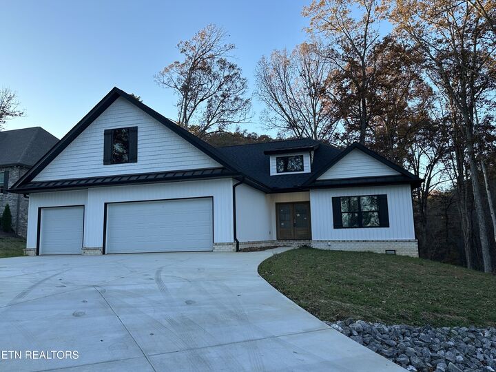 Property Photo: 301 Seminole Trace TN 37774