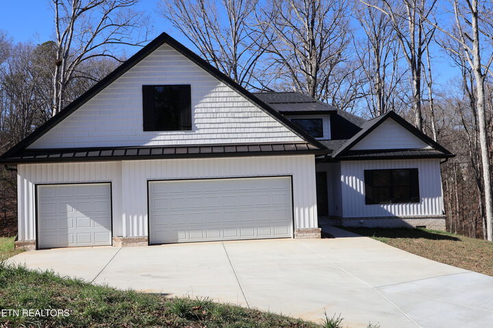 Property Photo: 301 Seminole Trace TN 37774