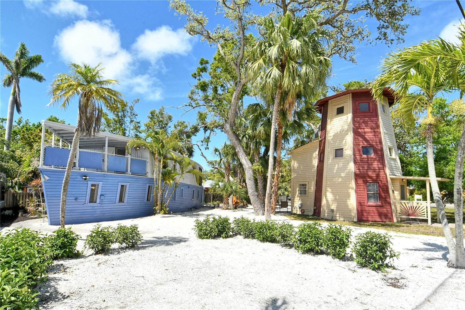 Property Photo:  433 N Osprey Avenue  FL 34236 