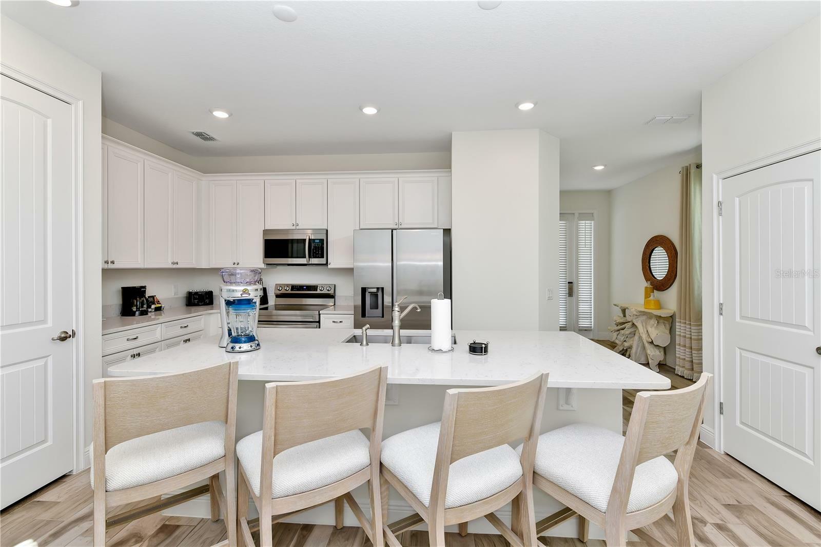 Property Photo:  8199 Coconut Place  FL 34747 