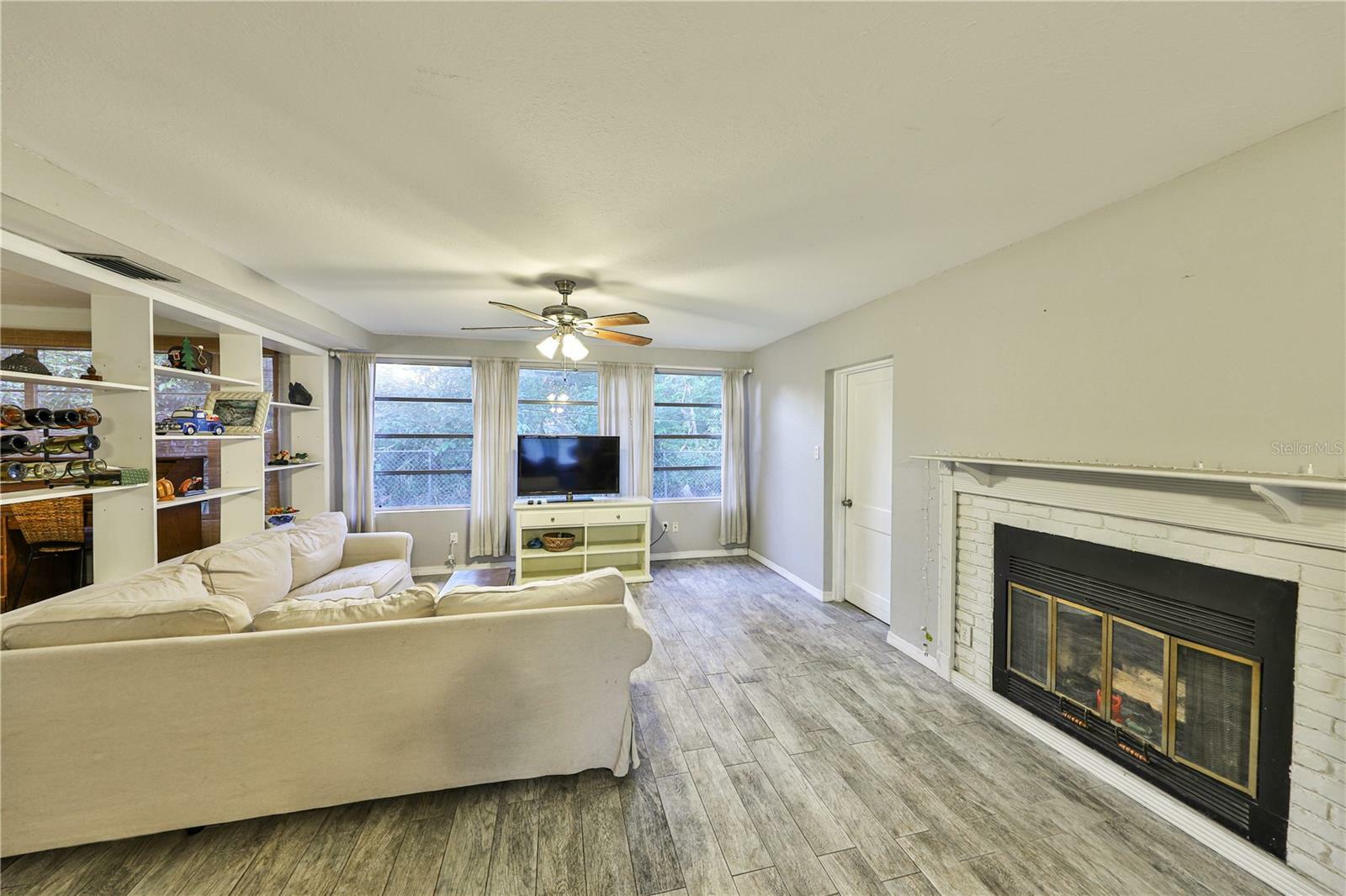 Property Photo: 2381 Roxbury Road FL 32789