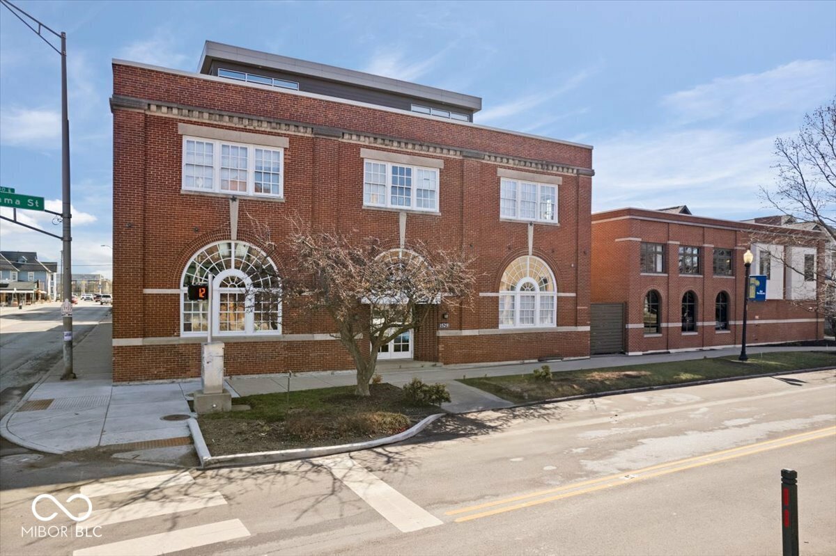 Property Photo: 1529 N Alabama Street N B IN 46202