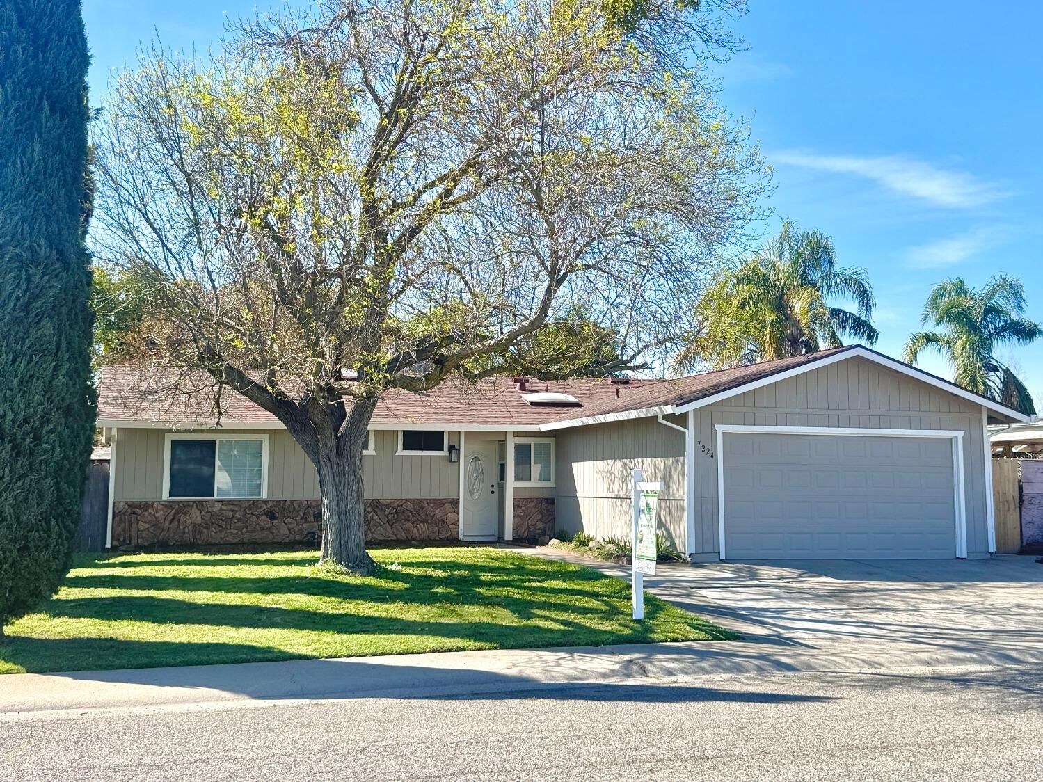 Property Photo:  7224 Fletcher Farm Drive  CA 95828 