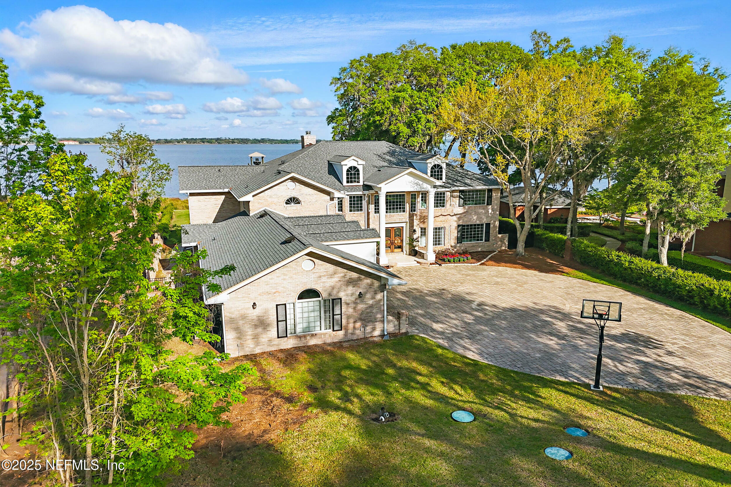 Property Photo: 12926 Riverplace Court FL 32223