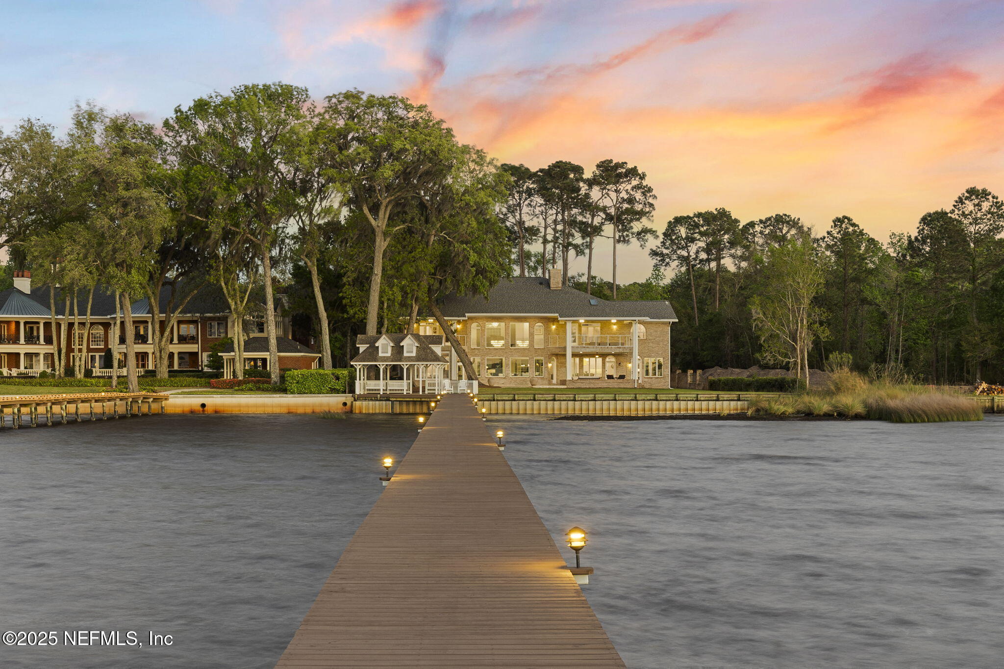 Property Photo: 12926 Riverplace Court FL 32223