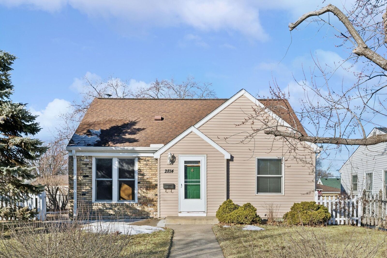 Property Photo:  2814 Rhode Island Avenue S  MN 55426 
