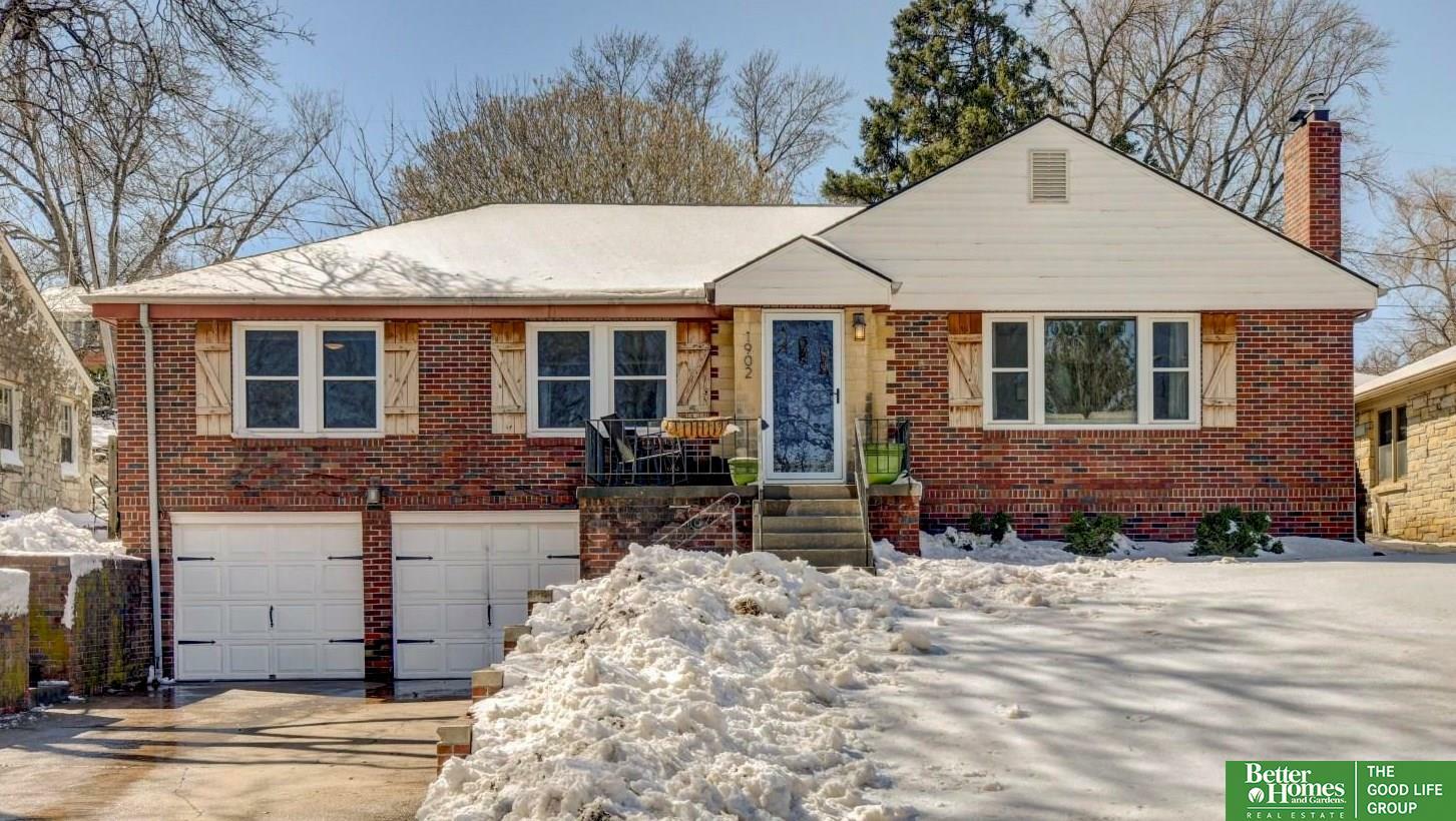 Property Photo: 1902 N 59 Street NE 68104