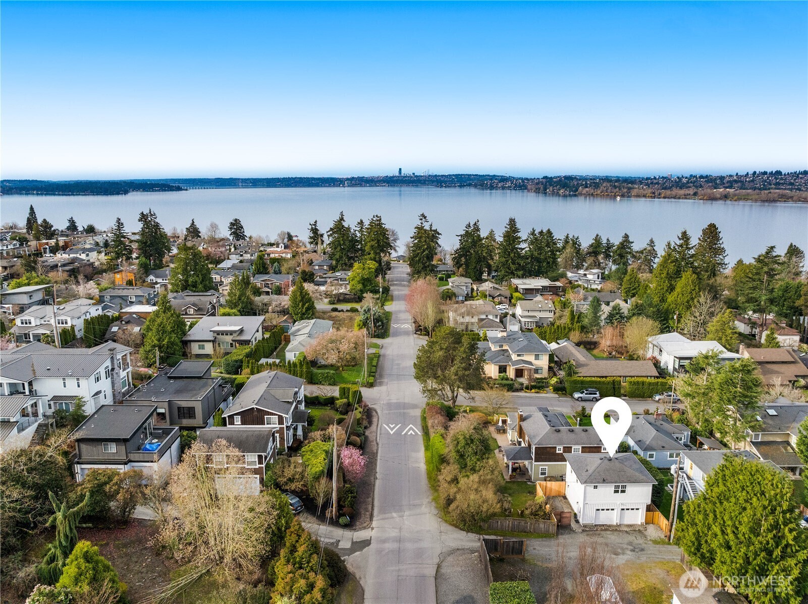Property Photo: 604 14th Avenue W WA 98033