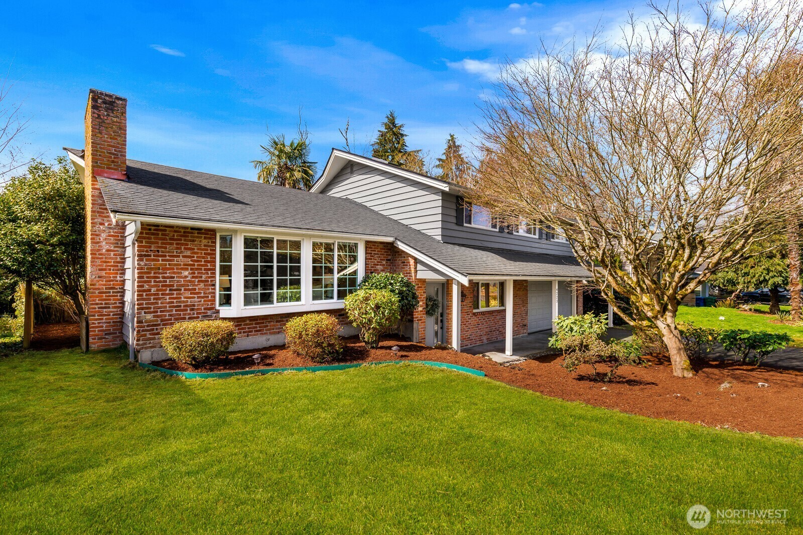 Property Photo: 4223 NE 103rd Place WA 98125