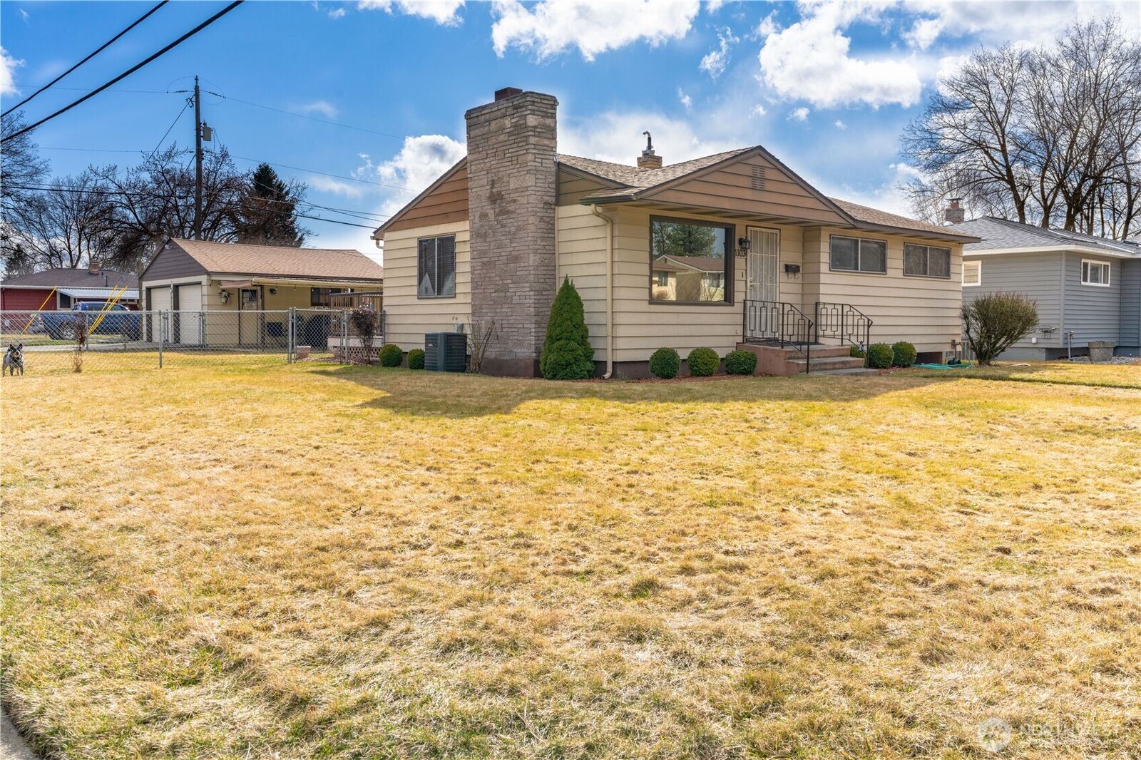 Property Photo: 1103 W Decatur Avenue WA 99205