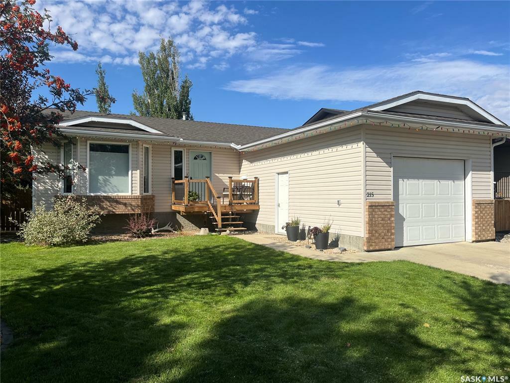 Property Photo: 215 4th Avenue E SK S0L 2V0