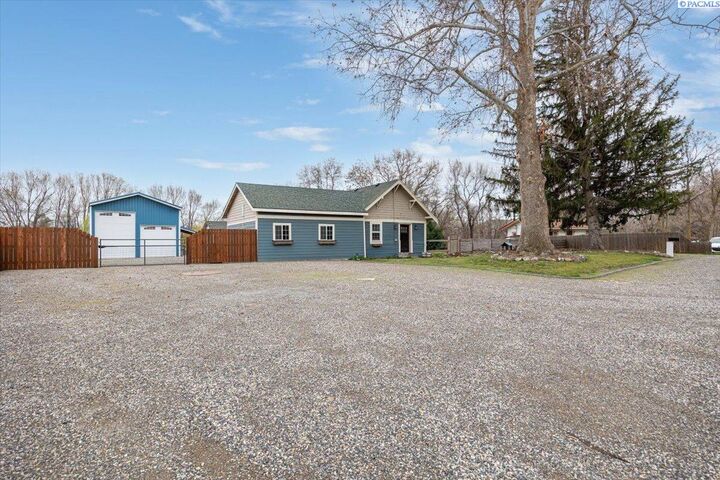 72505 N Pederson Rd  West Richland WA 99353 photo