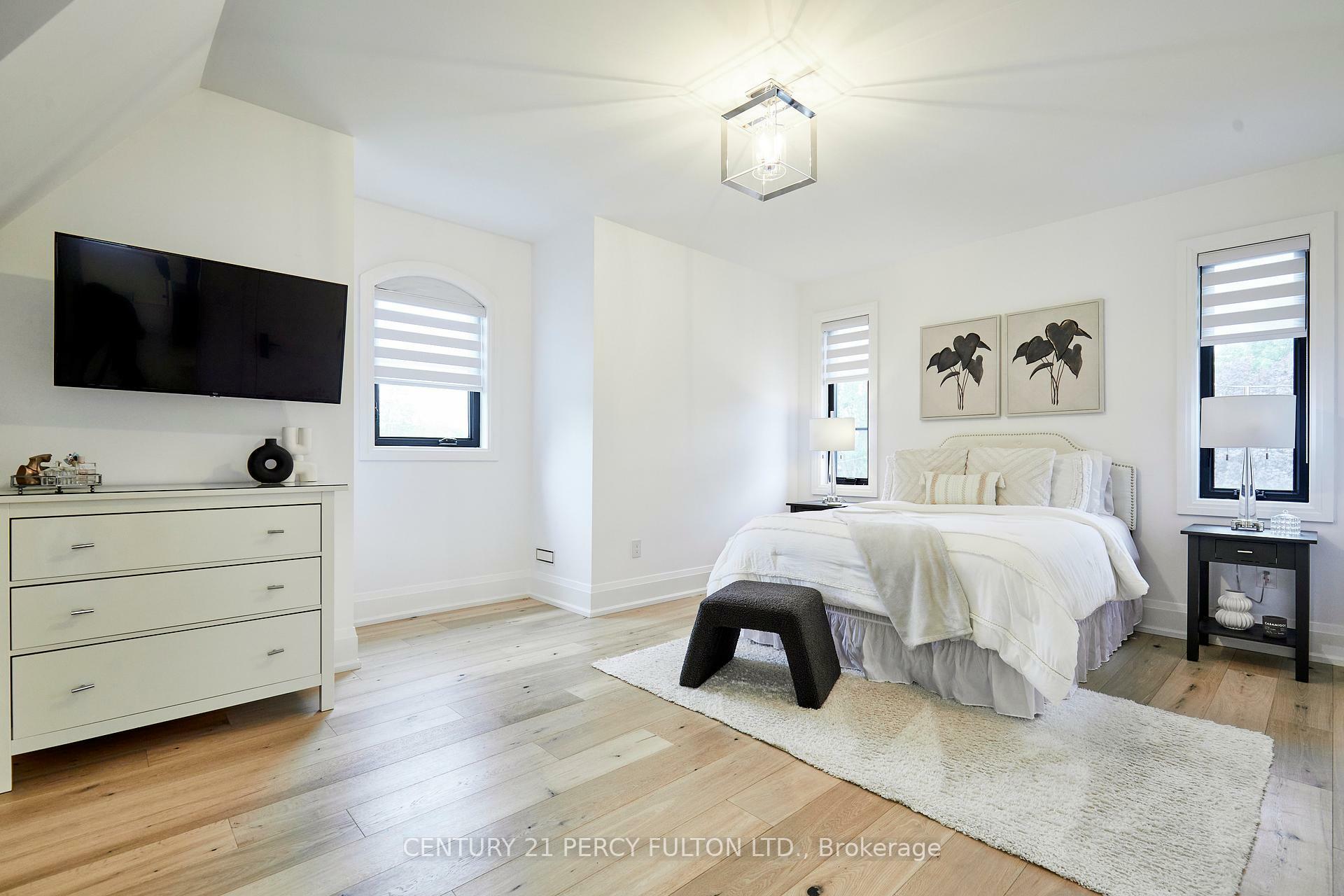 35 Heber Down Crescent  Whitby ON L1M 1A8 photo