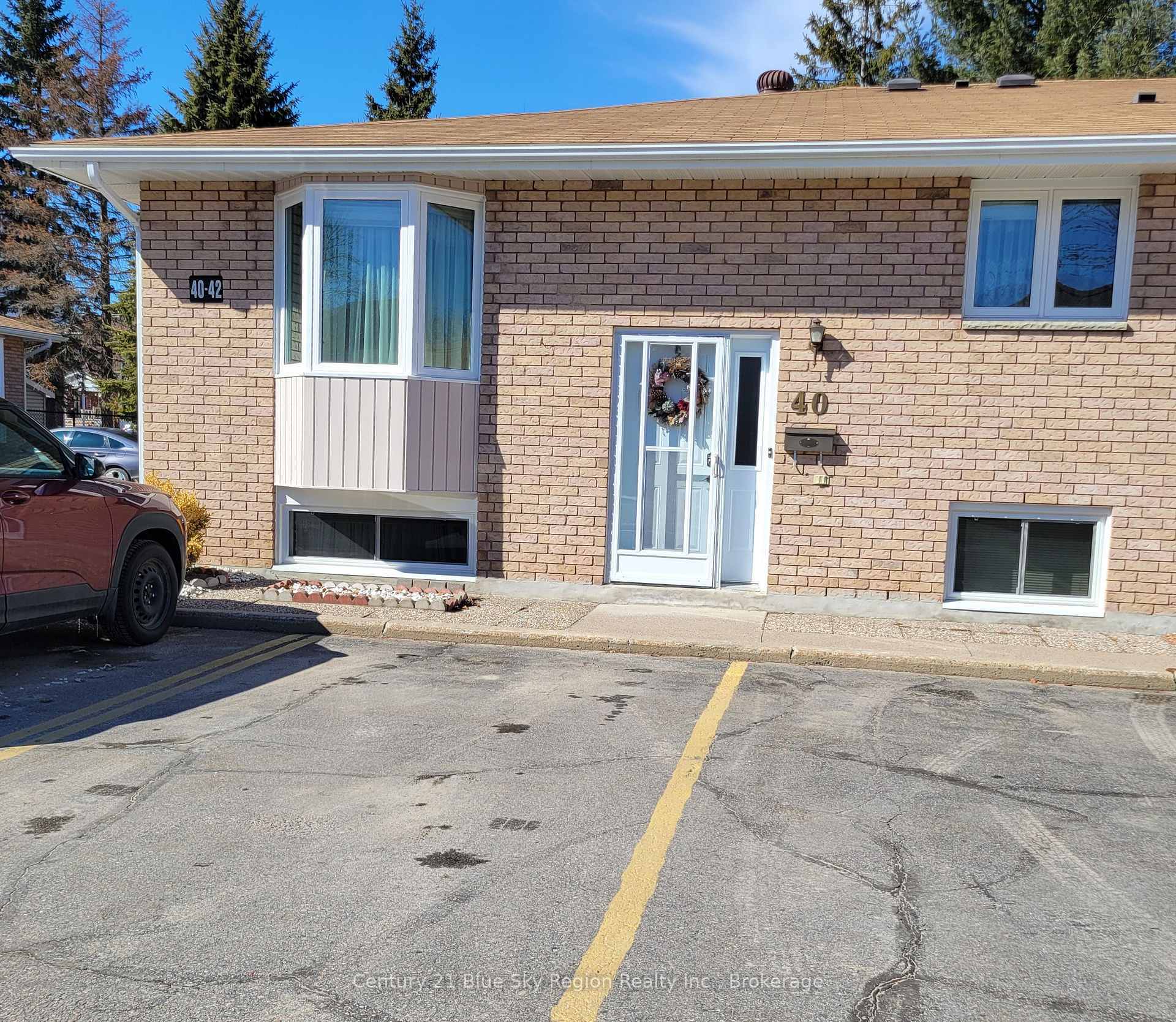 Property Photo: 624 Lakeshore Drive 40 ON P1A 2E8