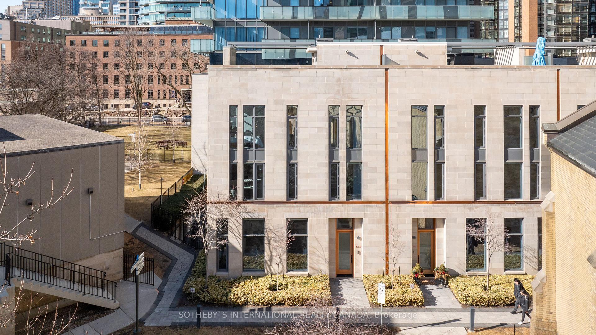 Property Photo: 63 St. Mary Street Th 5 ON M5S 0A4