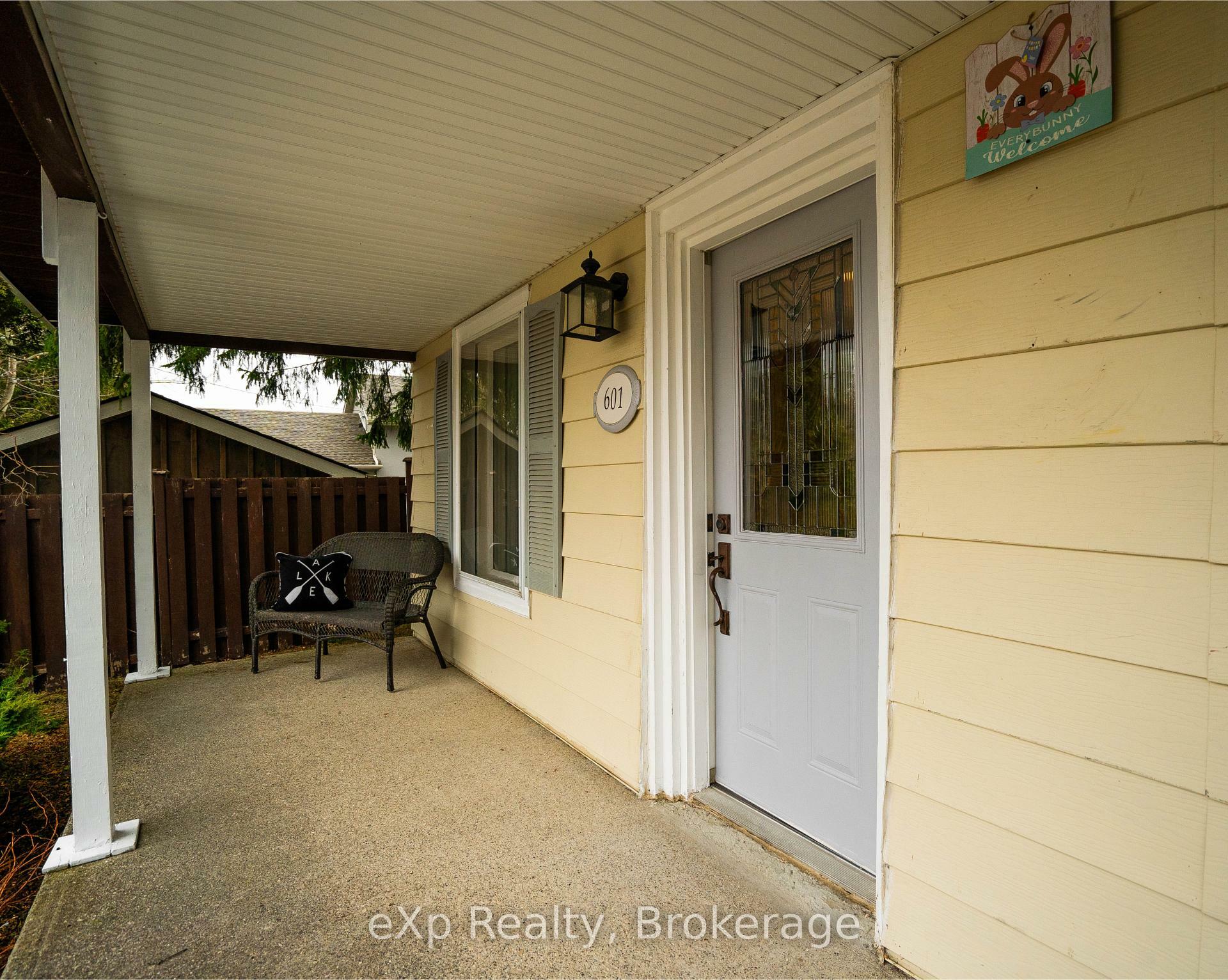 Property Photo:  601 Dawson Street  ON N0H 2T0 