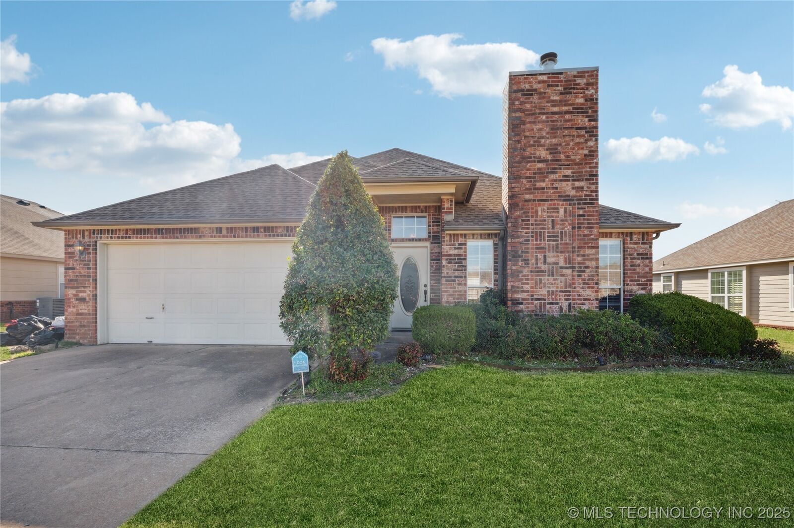 Property Photo:  5201 S Oak Avenue  OK 74011 
