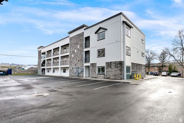 Property Photo: 36 W 1600 N UT 84015