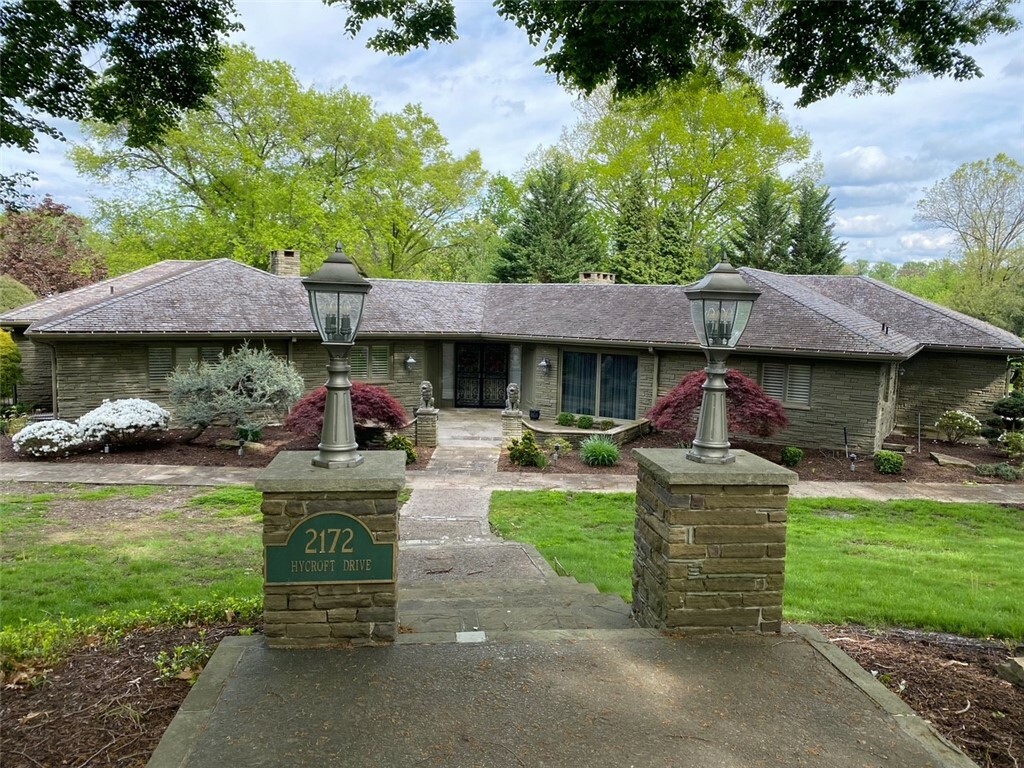 Property Photo: 2172 Hycroft Drive PA 15241