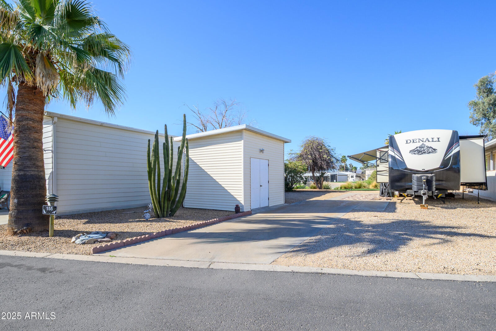 Property Photo:  