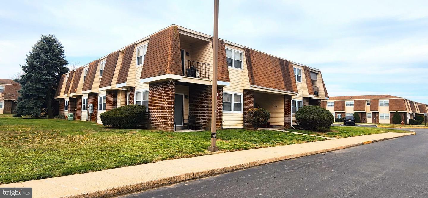 Property Photo: 24 Florence Tollgate -4 NJ 08518